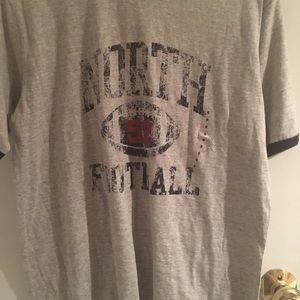 Men’s small GAP tee